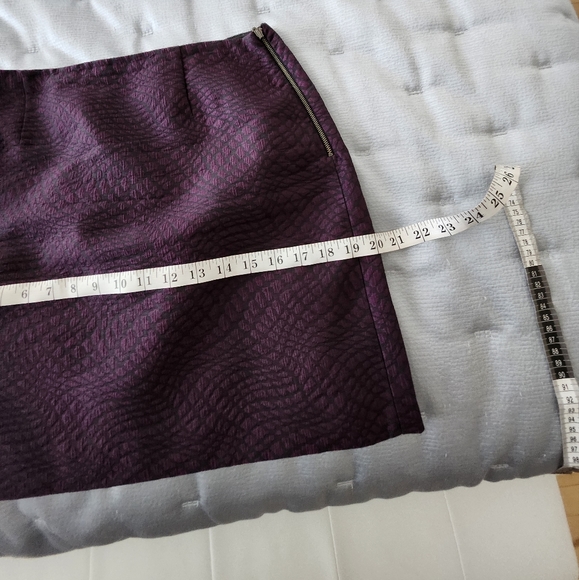 Tahari skirt - Picture 6 of 9